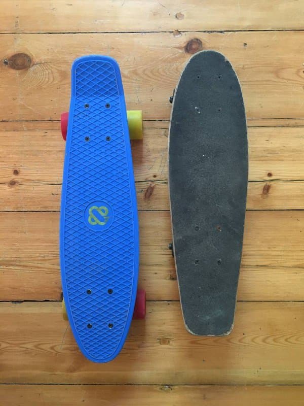 Насос велосипедный, фонарь, сумка, плавки, горнолыжные штаны, карабин с компасом 1