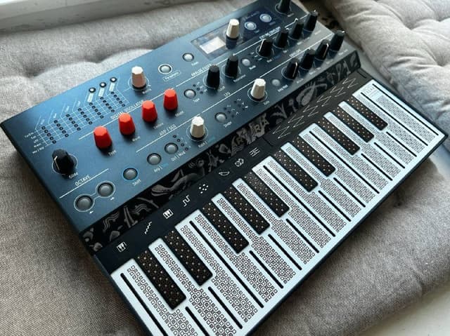 Синтезатор Arturia Microfreak