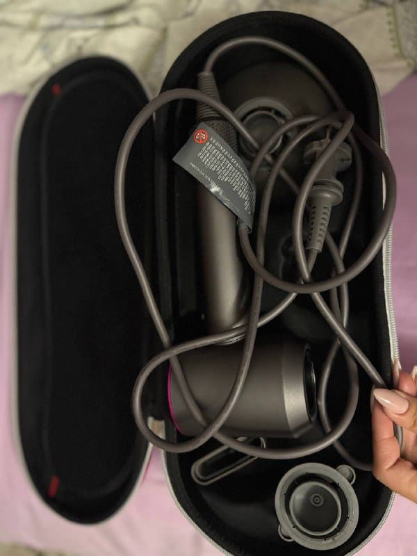 Фен Dyson Supersonic с насадками для укладки