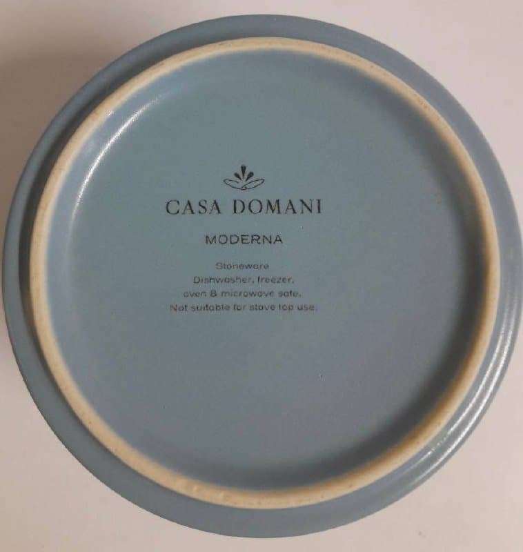 Чайные чашки, кофейные чашки, блюдца, чайники, формы для запекания, соусники, стаканы, ложки, вилки, ножи 4