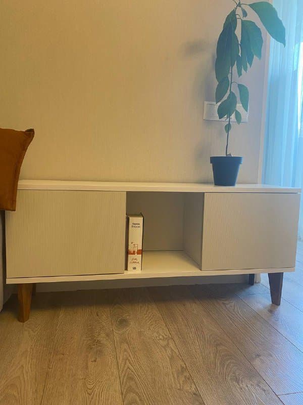 тумба под телевизор белая минималистичная 2