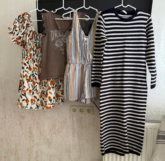 Сарафан Seed, майка House Brand, комбинезон Diverse, платье Mango