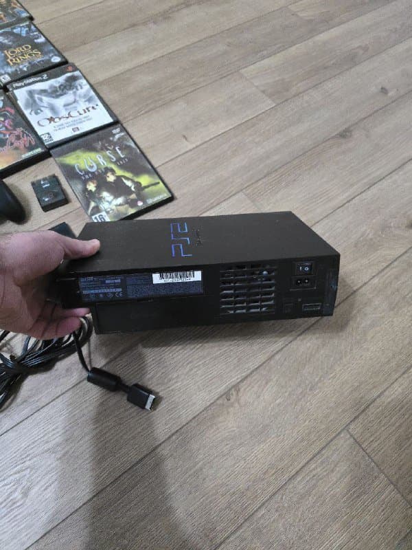 Sony PlayStation 2 с играми и аксессуарами