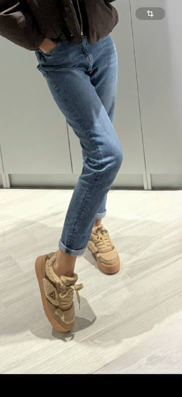 Кроссовки Guess женские, размер 36 6