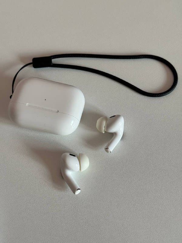 Apple AirPods Pro (Lightning + MagSafe)