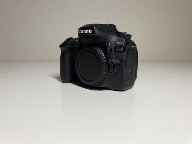Фотоаппарат Canon EOS 80D