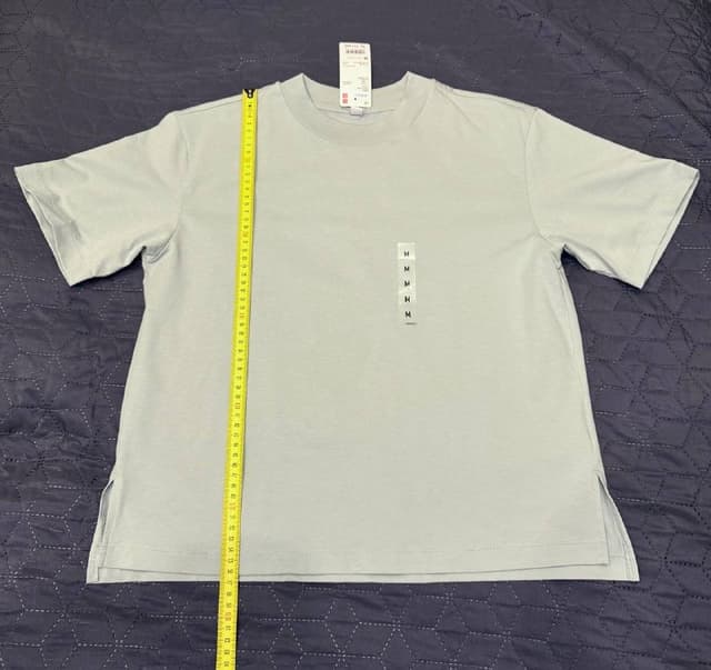 Футболка Юникло пастельно-мятного цвета размер M