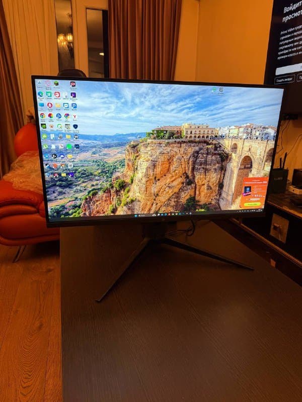 2E D3220B 31.5" монитор 1