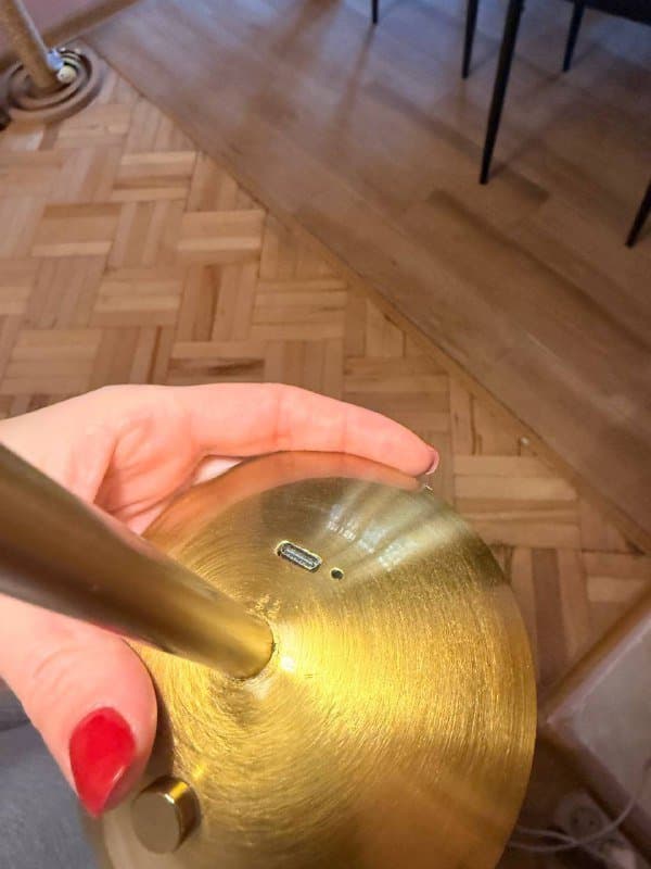 Гладильная доска, настольная лампа 4