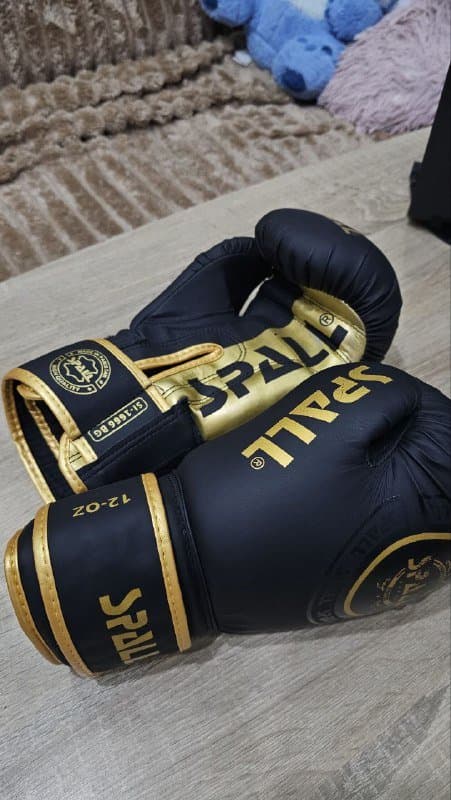 Блендер, плед, боксерские перчатки, гантельки, весы, бокалы, инструменты, книги, витамины 6