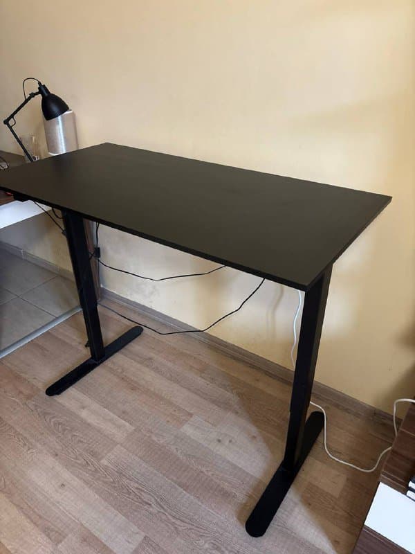 Стол из юзка 140 на 80 поднимающийся вверх-вниз