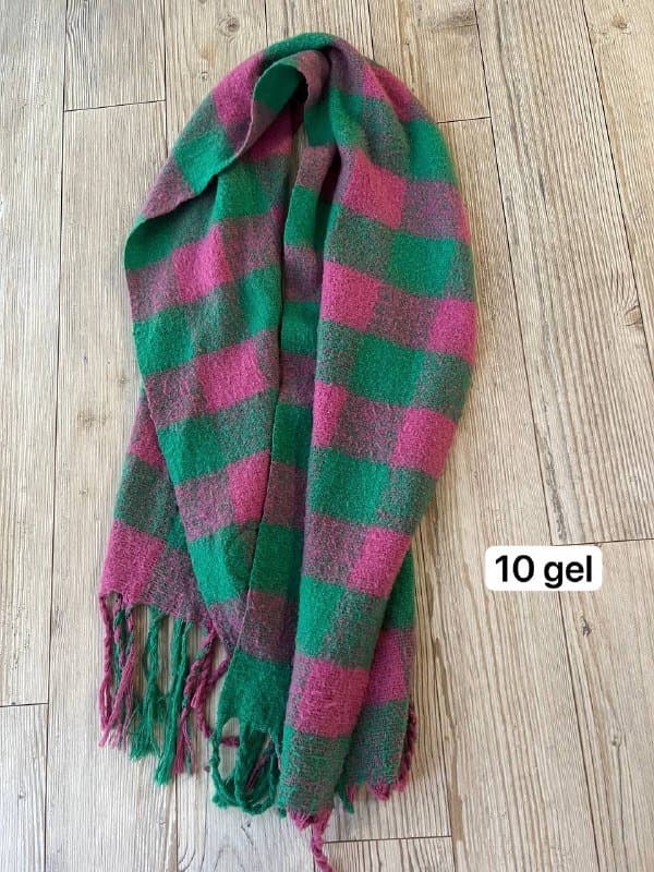 Шарф зеленый с розовым в клетку