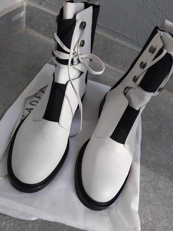 Белые женские ботинки Casadei 37 рр