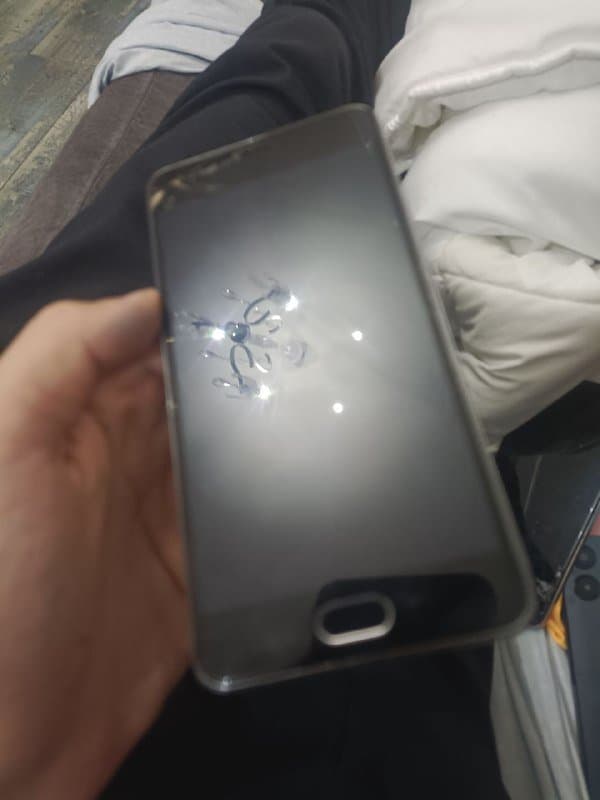 Meizu 16 Гб смартфон с разбитым экраном 1