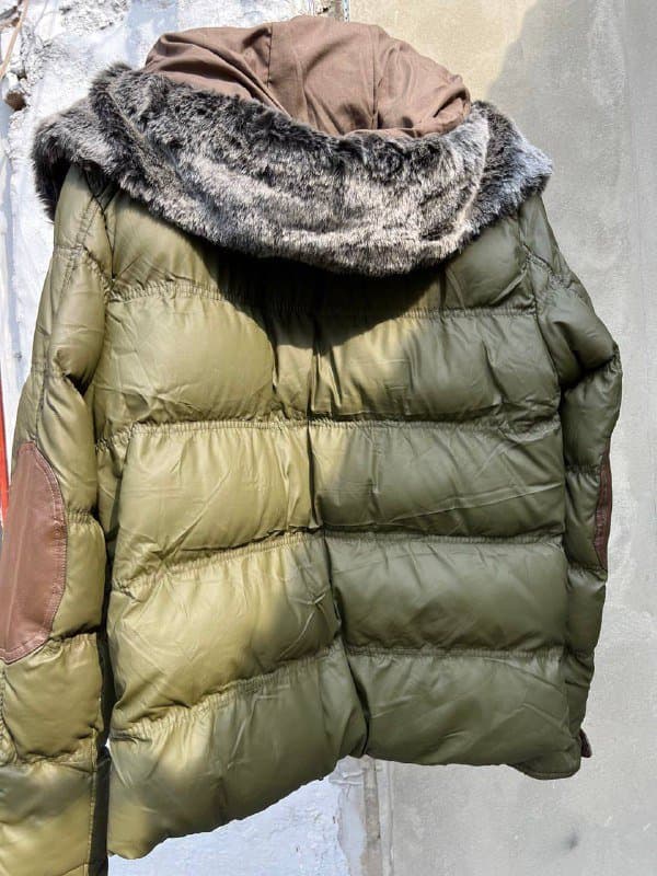 Куртка мужская зеленая с меховым воротником