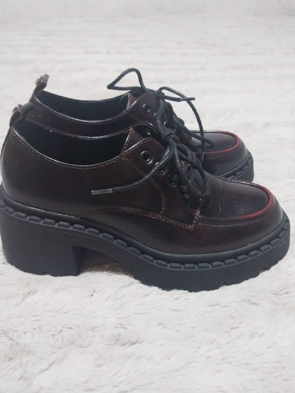 Коричневые женские туфли на шнурках 2