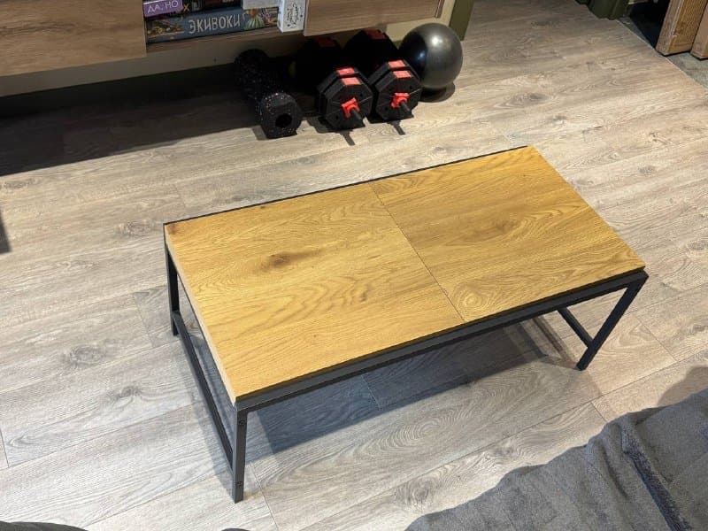 Кофейный столик JUSK с металлическим каркасом 1