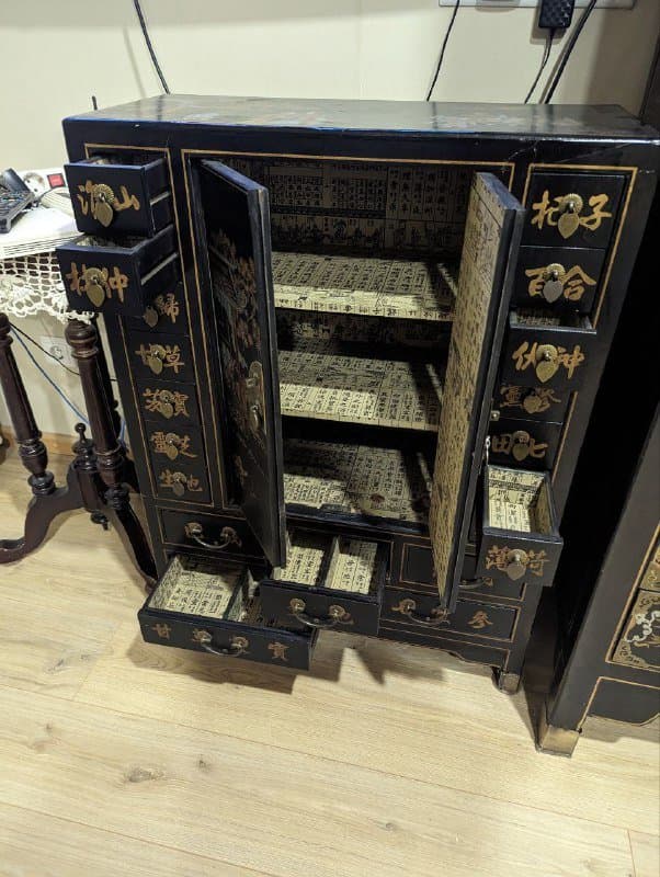 Китайский шкафчик