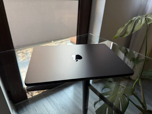 MacBook Air M2 13 inch 8GB 256GB SSD