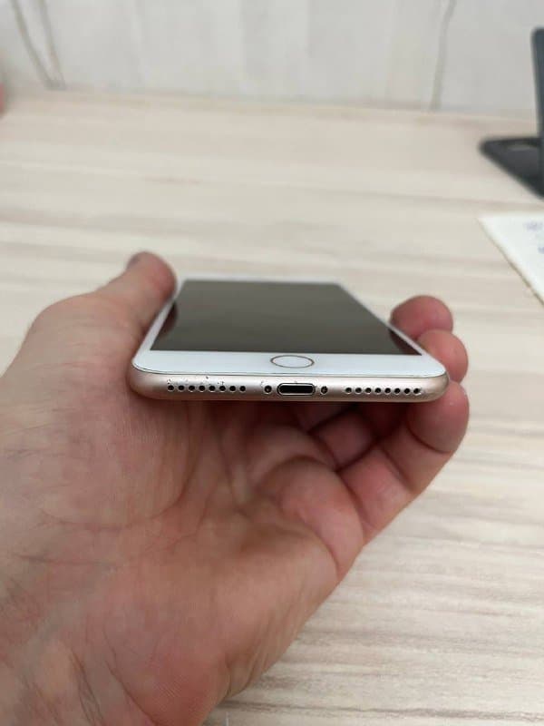 iPhone 8 Plus 64Gb 3