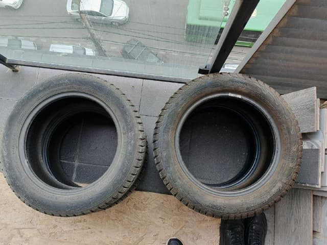 Зимние шипованные шины 195/55/15 комплект