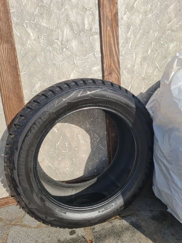 Зимние шины Bridgestone 255/55/19 111T 6