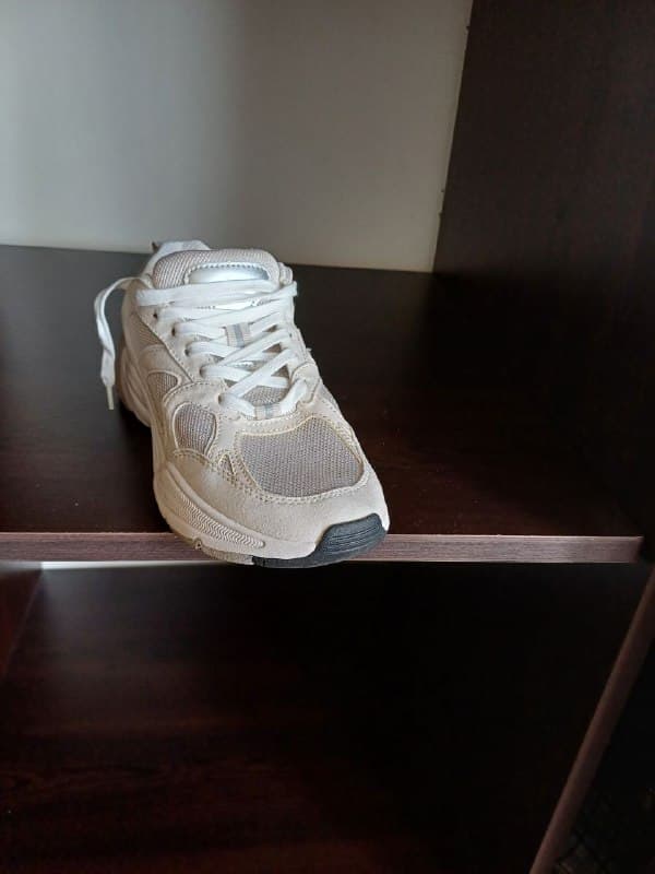 Женские кроссовки размер 38