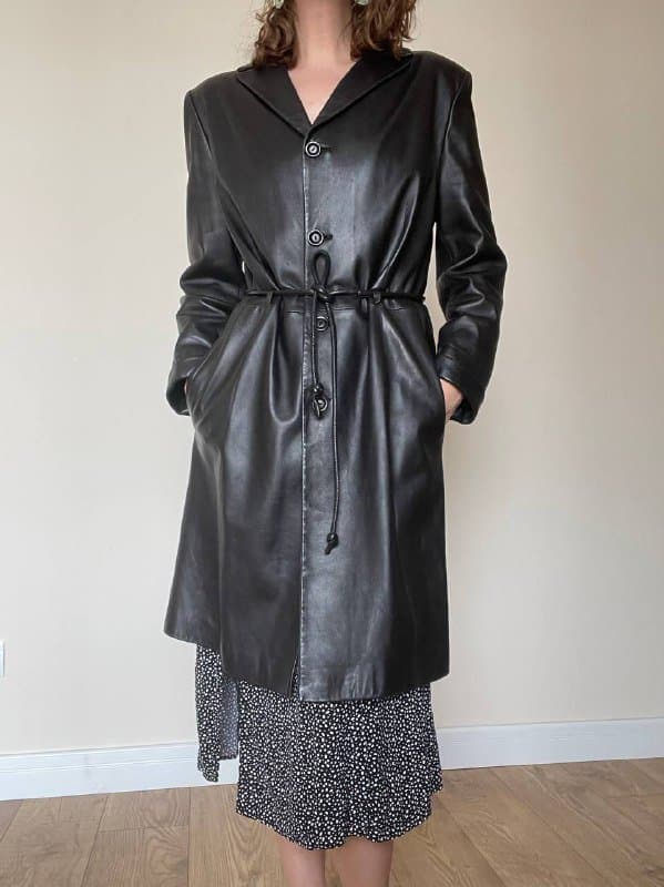 Винтажный кожаный плащ с поясом размер S