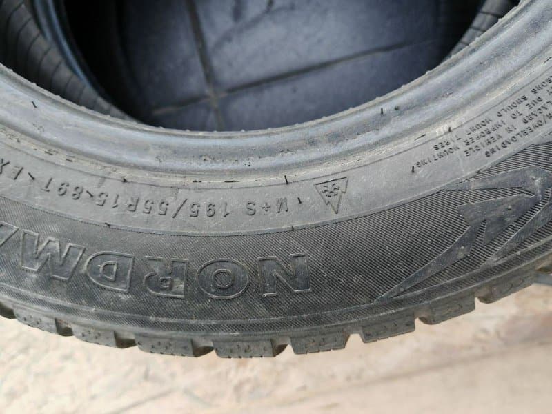 Зимние шипованные шины 195/55/15 комплект 4