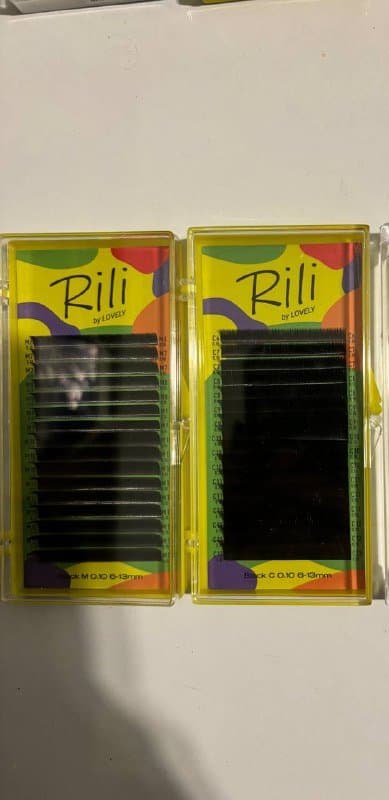 Подушка, фен для сушки ресниц, лэшбокс, пинцеты, гель, палетки и бокс для палеток 5