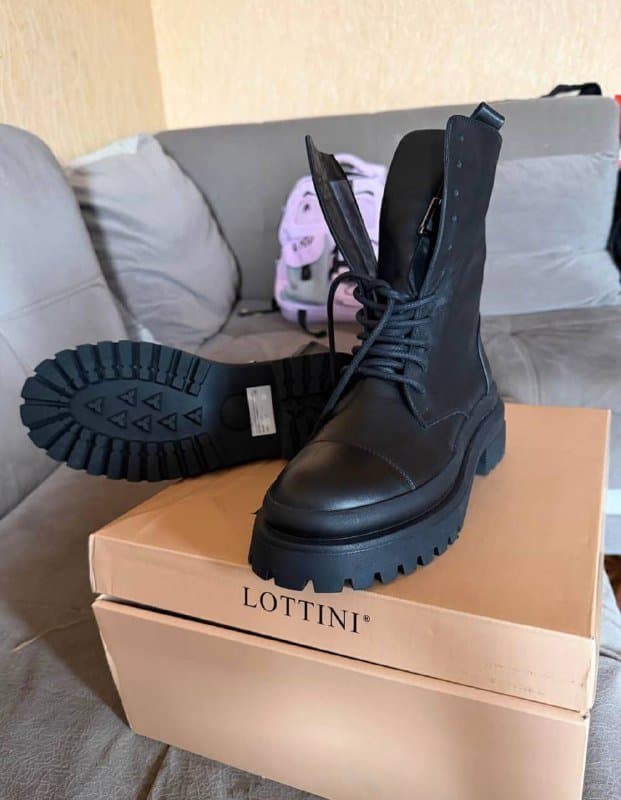 Черные женские ботинки размер 38-39 новые