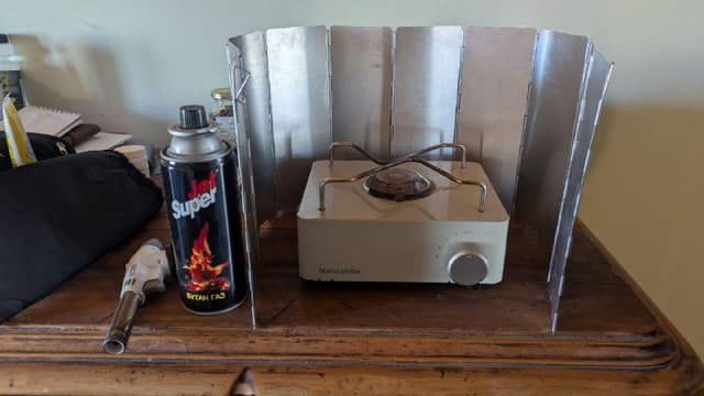 Газовая плита Naturehike с ветрозащитой и горелкой с баллоном