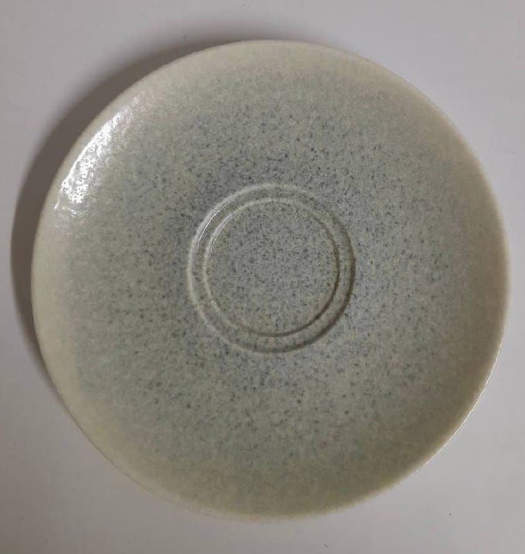 Чайные чашки, кофейные чашки, блюдца, чайники, формы для запекания, соусники, стаканы, ложки, вилки, ножи 6