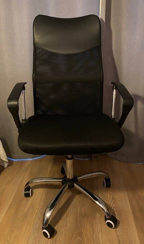 Компьютерный стол Jysk, компьютерное кресло