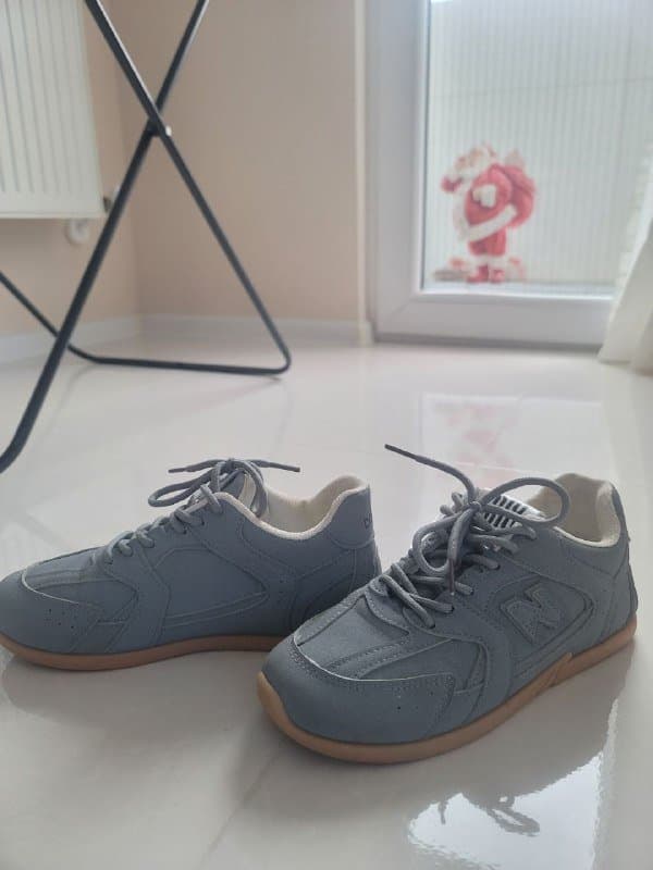 Кроссовки женские размер 37-38 3