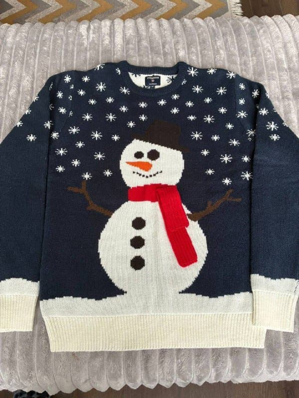 Мужской свитер с рисунком снеговика 3