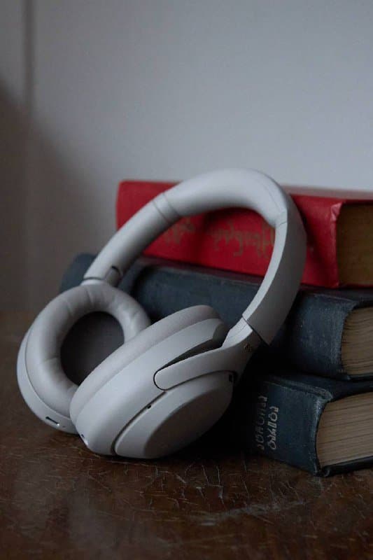 Наушники Sony WH1000 M4 1