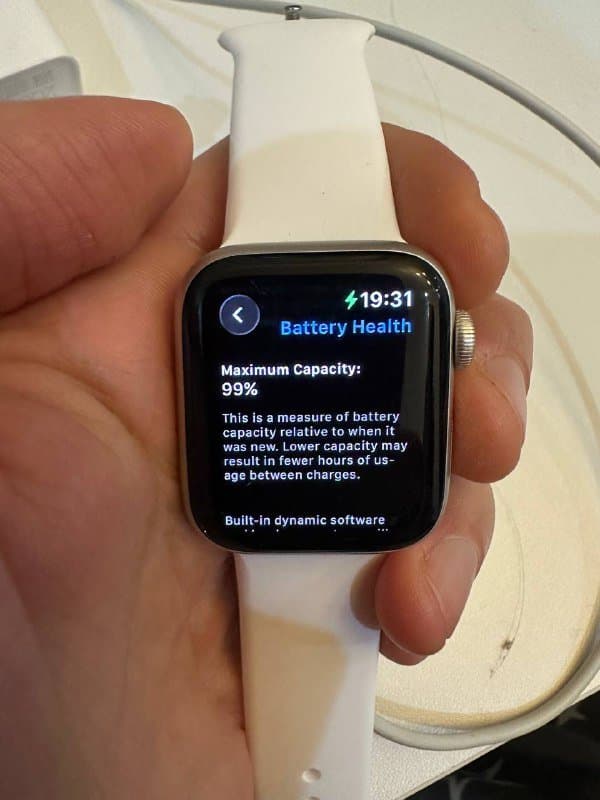 Apple Watch SE 2 40мм, Samsung Galaxy Watch 3 45мм 3