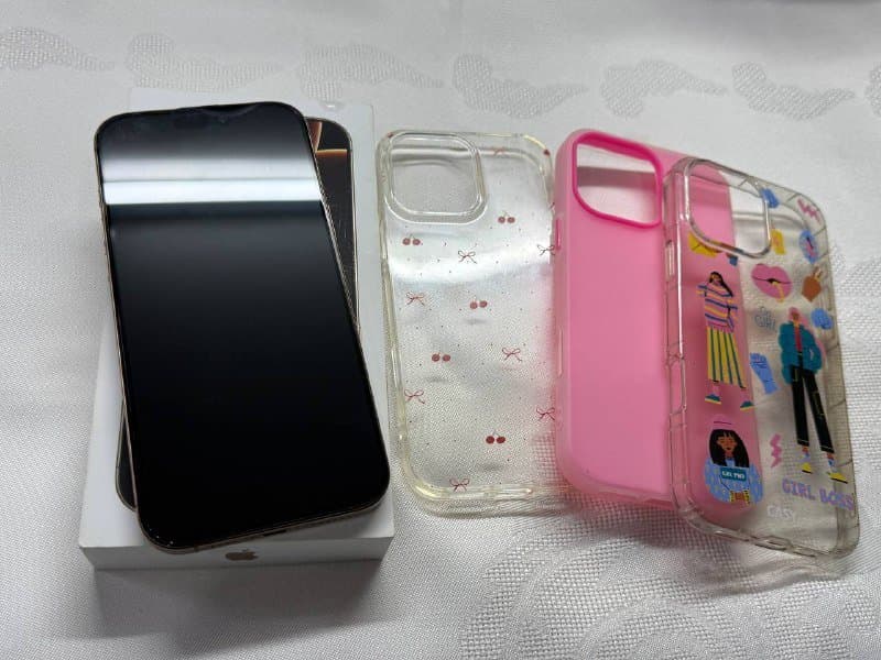 iPhone 16 pro max, 256 gb, с чехлами 2