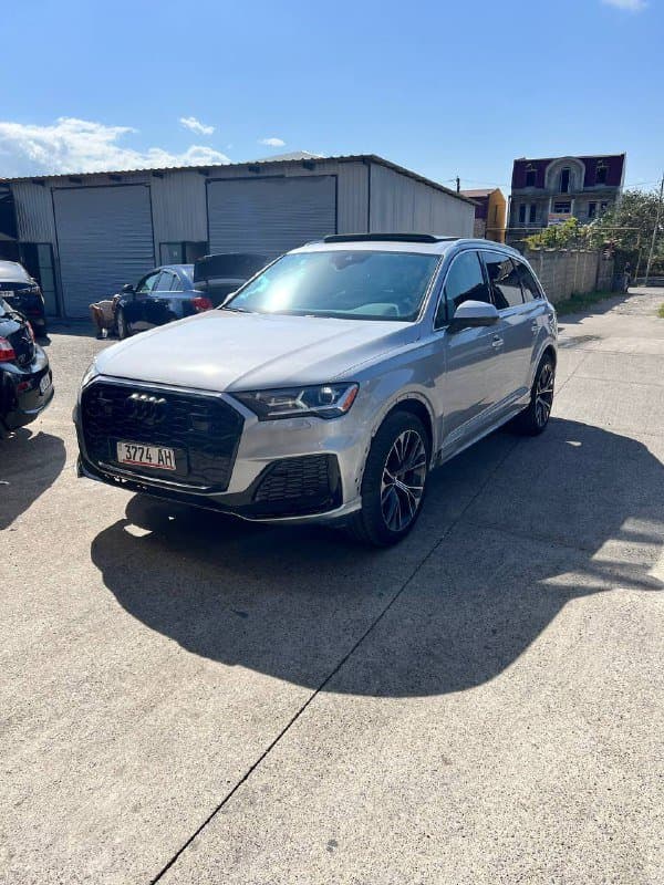 Audi Q7 2022 2.0 турбо