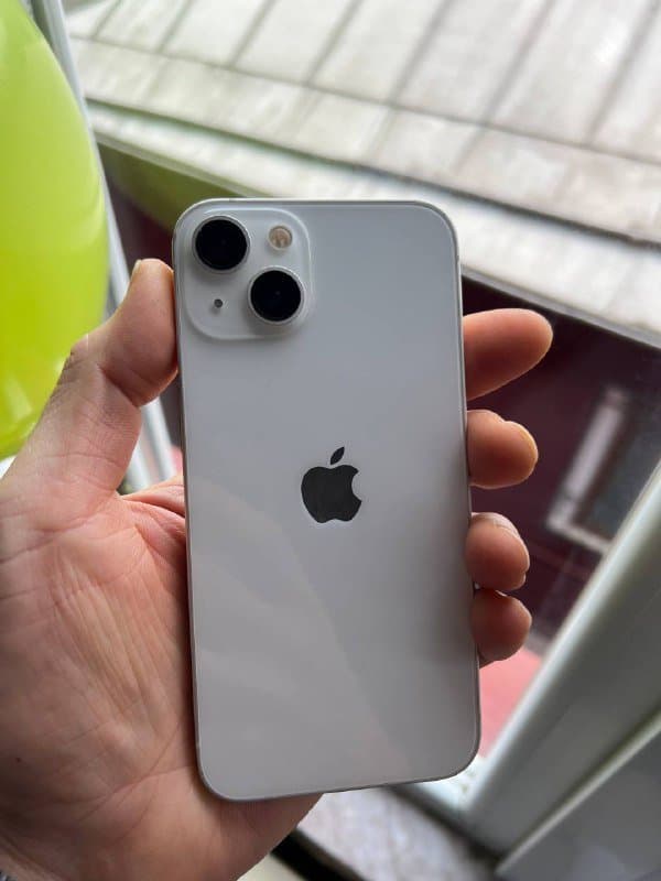 iPhone 13 128GB с чехлом 4