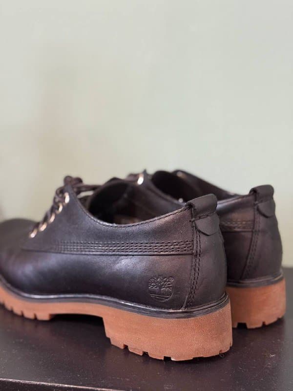 Женские кожаные черные туфли 39 размер 2