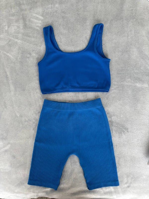 Спортивные комплекты, шорты, штаны, платье женское