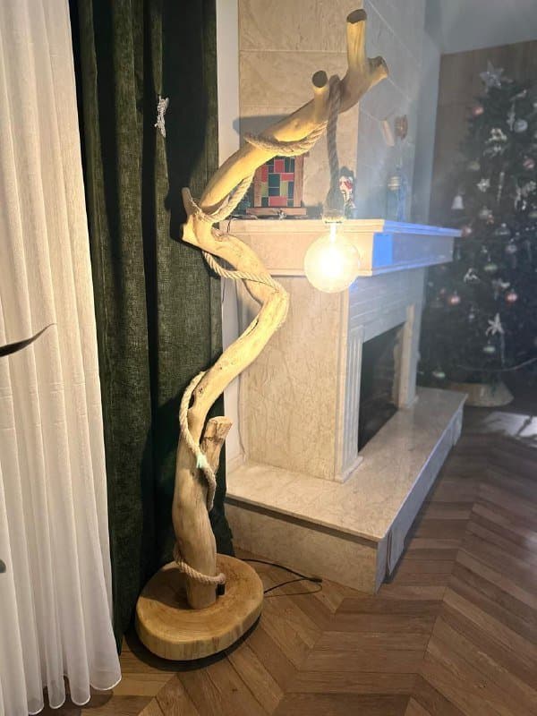 Торшер из цельного дерева 3