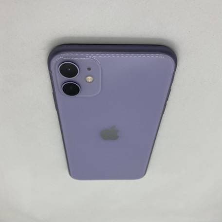 iPhone 11 128Гб с чехлом 1