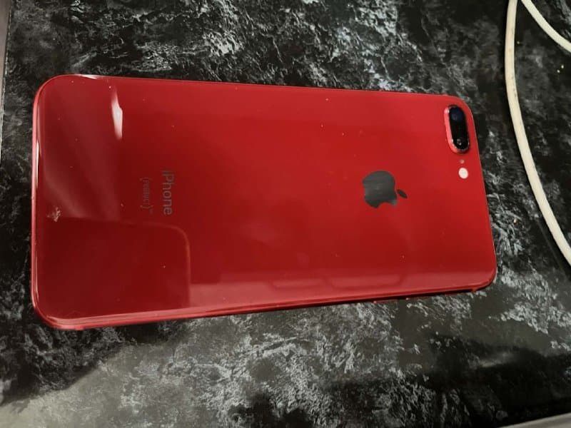 iPhone 8 Plus красный 2