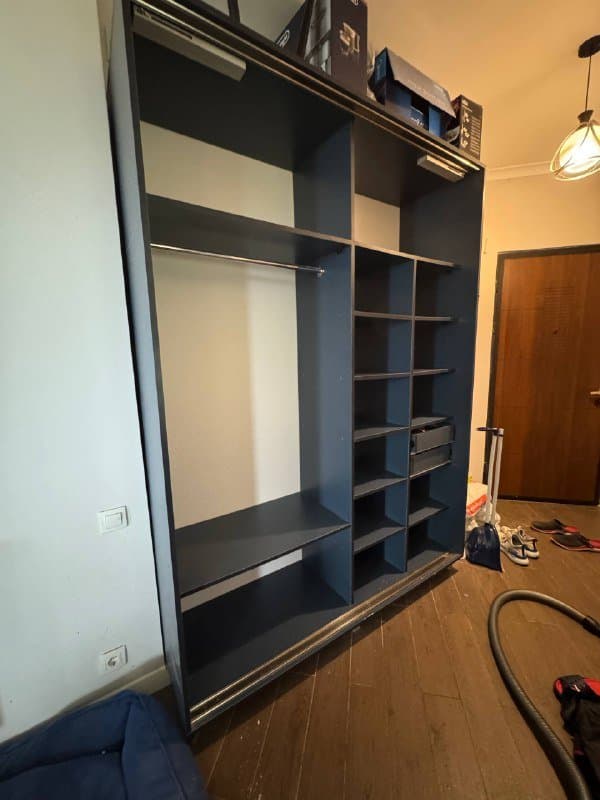 Шкаф с полками крупный 1