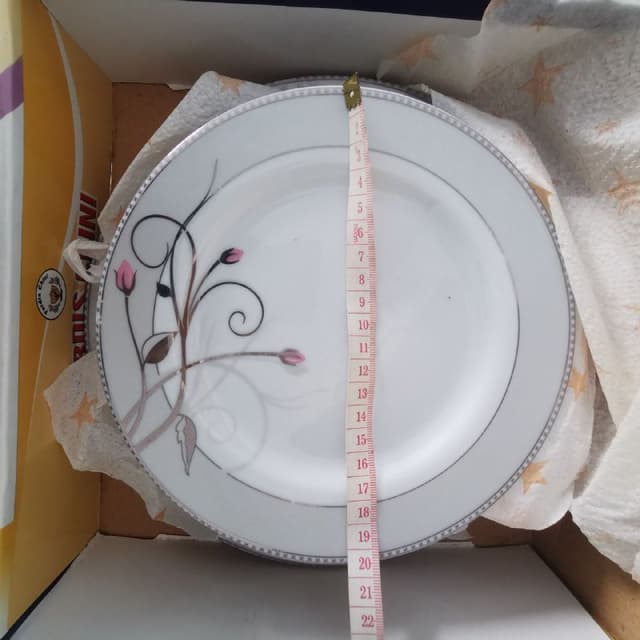 Набор керамической посуды тарелки и блюдо