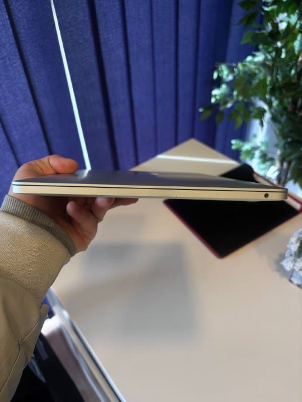 Macbook Pro 2019 i5 8/256 GB 3