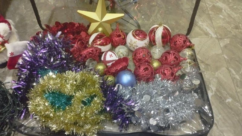 Искусственная елка 1.2 метра с игрушками, гирляндами, Дедом Морозом 3